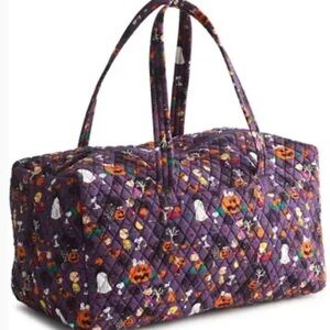 Vera Bradley Peanuts NWT Large Travel Duffel Bag HALLOWEEN INDIGO Snoopy & Gang